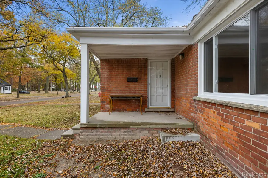 24221 Cloverlawn Street, Oak Park, MI 48237 - #3