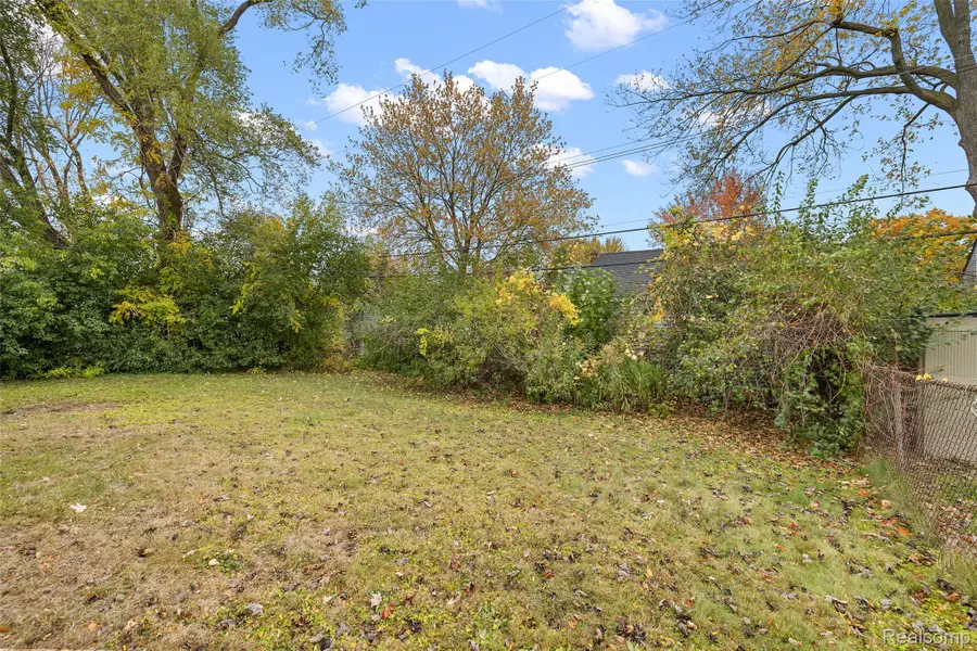 14421 Labelle Street, Oak Park, MI 48237 - #3