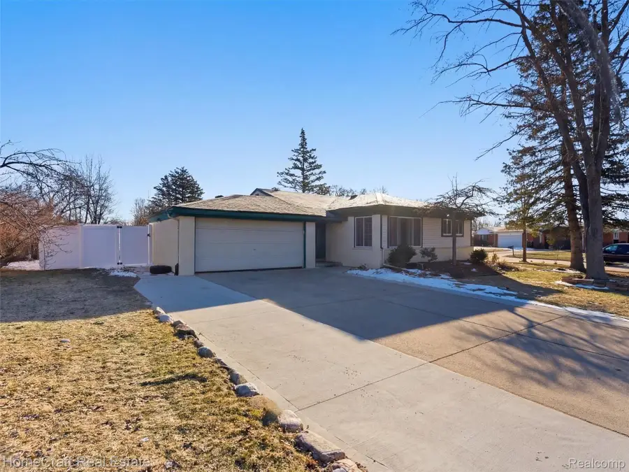 750 Southampton Court, Auburn Hills, MI 48326 - #3