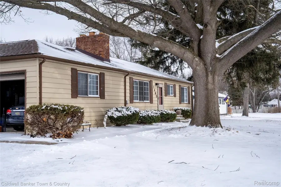1465 N Pontiac Trail, Walled Lake, MI 48390 - #2