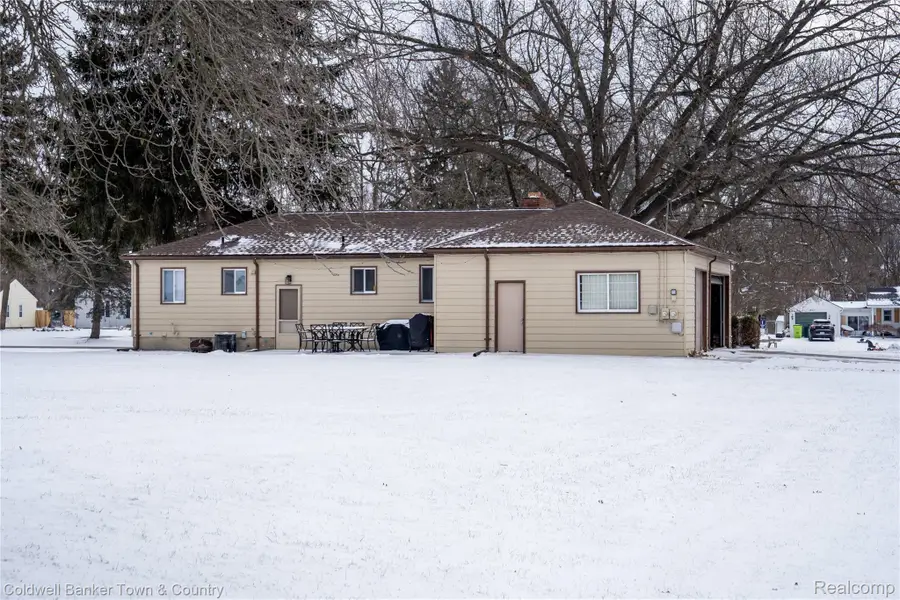 1465 N Pontiac Trail, Walled Lake, MI 48390 - #3