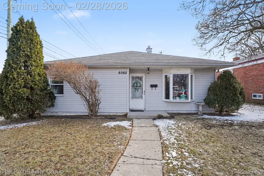 6062 Fenton Street, Dearborn Heights, MI 48127 - #2