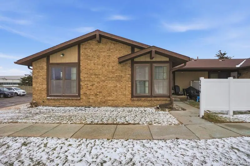 2679 Roundtree Drive, Troy, MI 48083 - #2