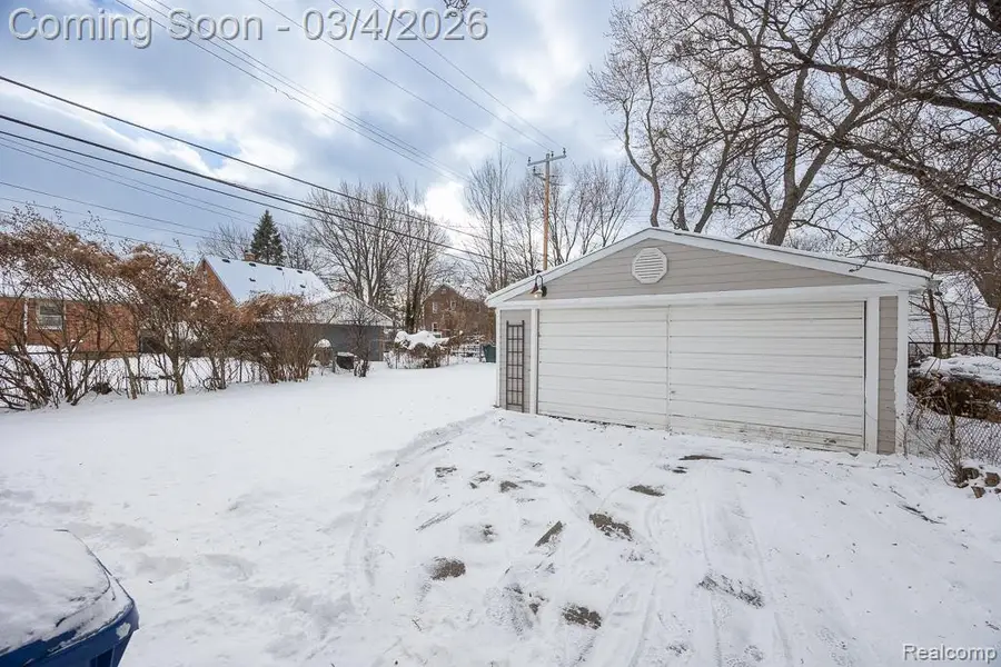 15403 Delaware Avenue, Redford, MI 48239 - #2