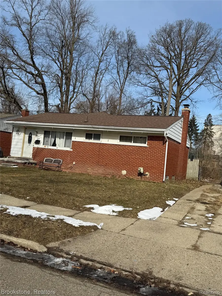 300 E Princeton Avenue, Pontiac, MI 48340 - #2