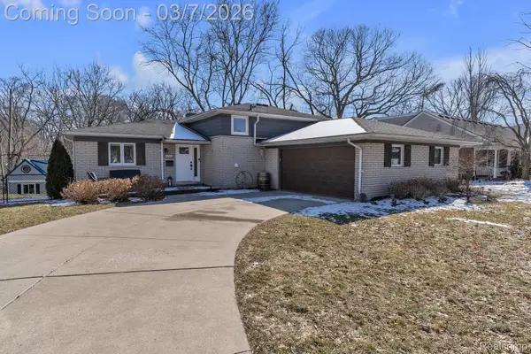 16302 Alpine Drive, Livonia, MI 48154