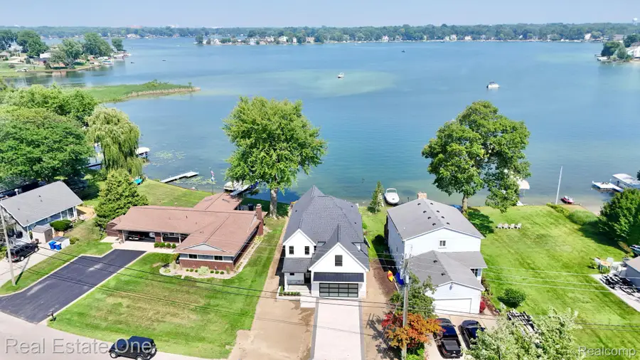 1517 Kessler Avenue, Keego Harbor, MI 48320 - #2