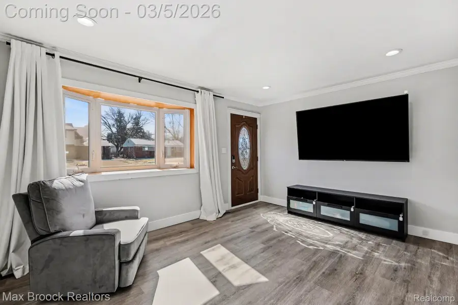 8451 Doncaster Drive, Sterling Heights, MI 48312 - #3