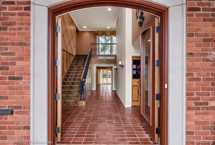 529 Lake Shore Road, Village Of Grosse Pointe Shores, MI 48236 - #3