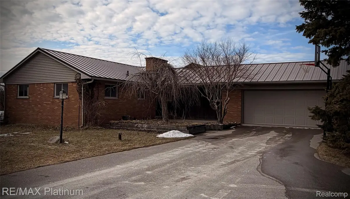 2525 Fisher Road, Howell, MI 48855 - #1