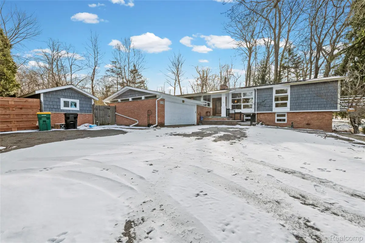 32998 Biddestone Lane, Farmington, MI 48334 - #1