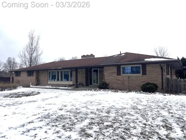 2590 S Morrice RD, Owosso, MI 48867