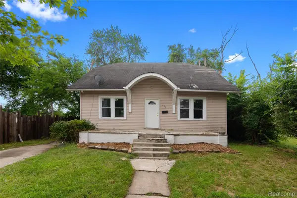 195 W Greendale, HighlandPark, MI 48203