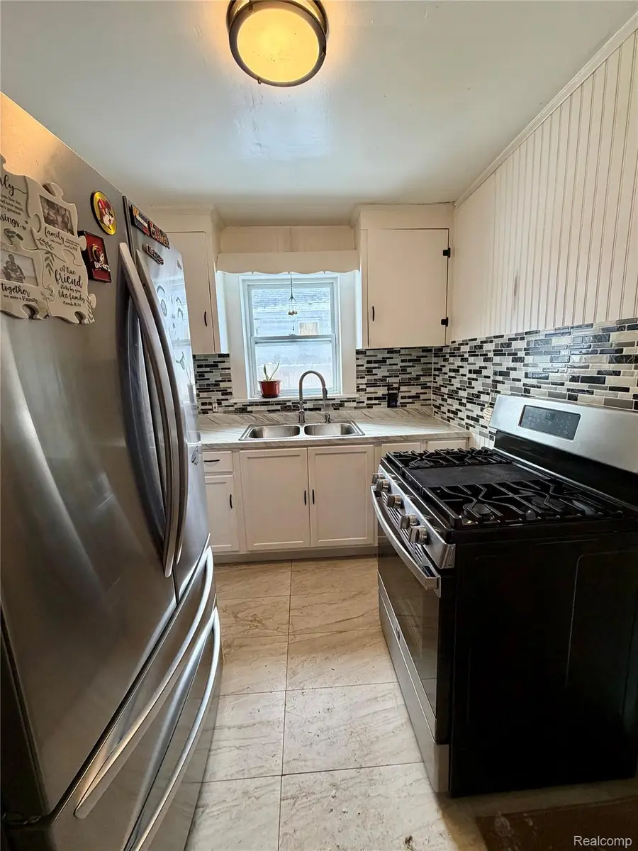 1310 Alvord Avenue, Flint, MI 48507 - #3