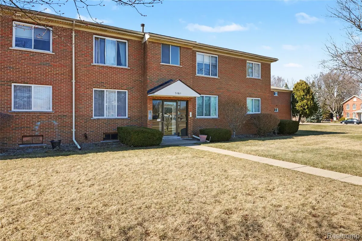 31805 Kelly Road #25, Fraser, MI 48026 - #1