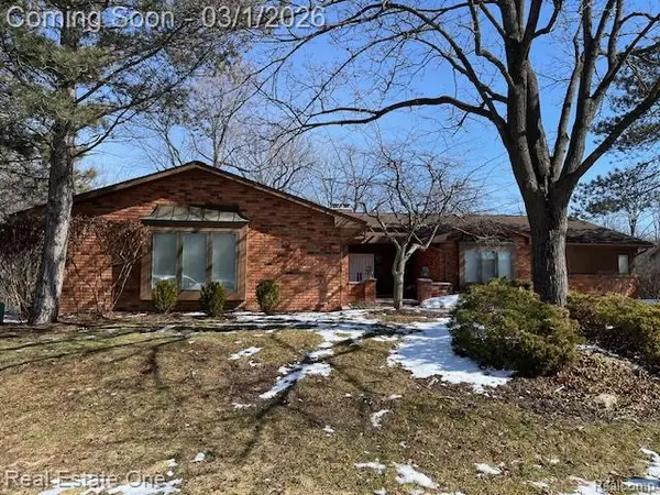 6323 Drakeshire Lane, WestBloomfield, MI 48322
