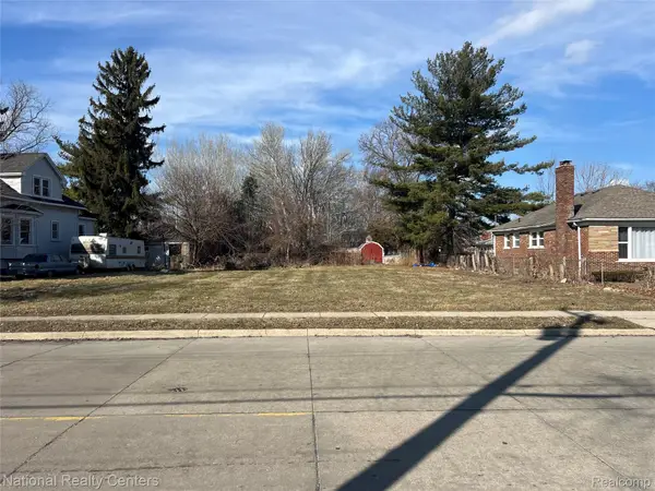 15003 Toepfer Drive, Eastpointe, MI 48021