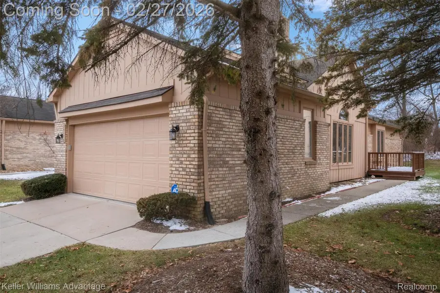 35173 Knollwood Lane, Farmington, MI 48335 - #3