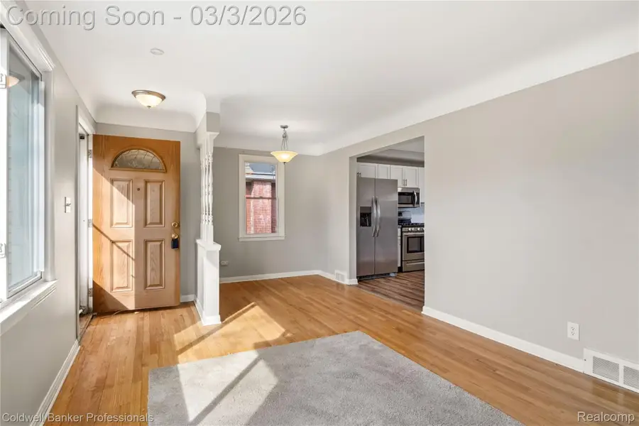 22617 Oconnor Street, Saint Clair Shores, MI 48080 - #2