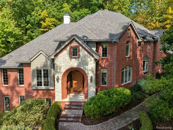 5010 Forest Valley Drive, Clarkston, MI 48348