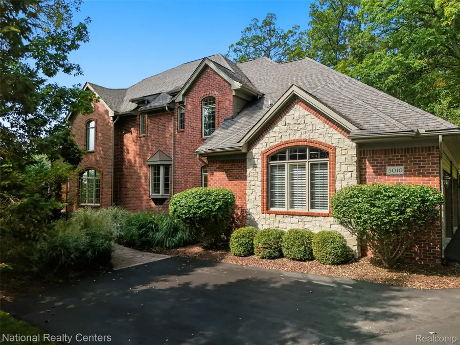 5010 Forest Valley Drive, Clarkston, MI 48348 - #2