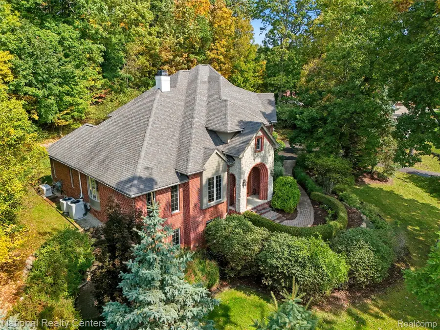 5010 Forest Valley Drive, Clarkston, MI 48348 - #3