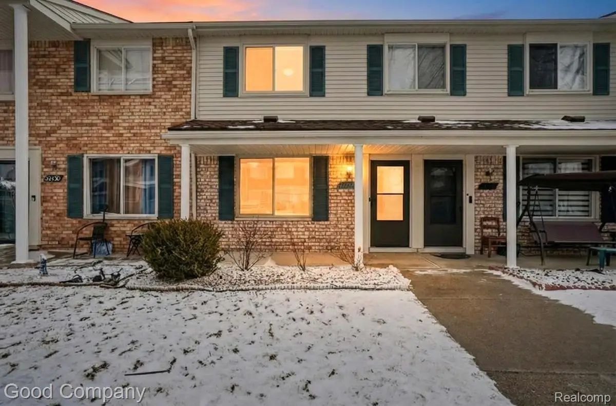 38128 Jamestown Drive, Sterling Heights, MI 48312 - #1