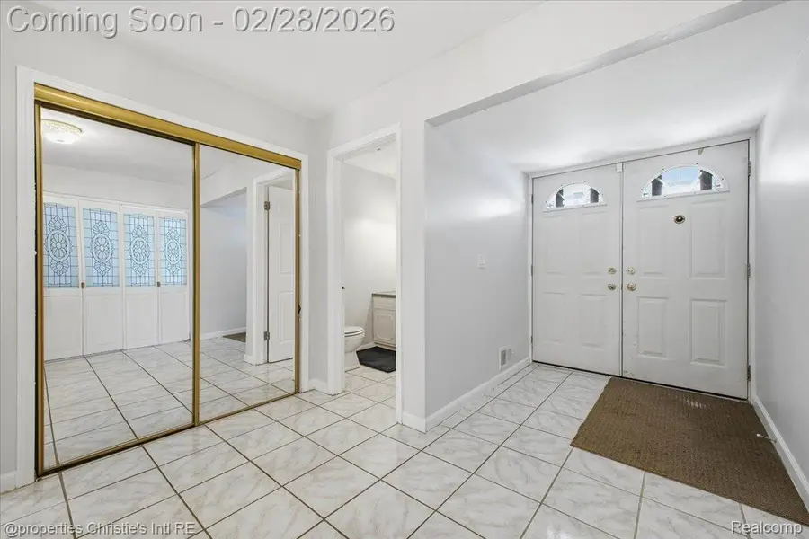 22448 Hallcroft Trail, Southfield, MI 48034 - #2