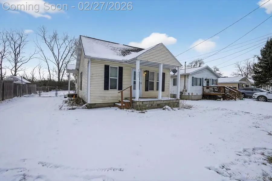 5227 Dania Street, Flint, MI 48532 - #2