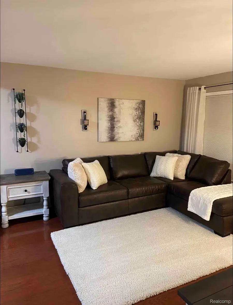 7081 Tappon Drive S, Clarkston, MI 48346 - #3