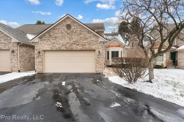 45317 Stonehedge Drive, Plymouth, MI 48170