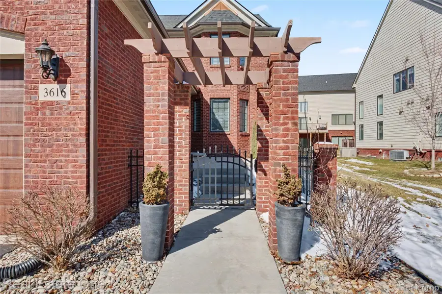 3616 Bay Harbor Drive, Brighton, MI 48114 - #2