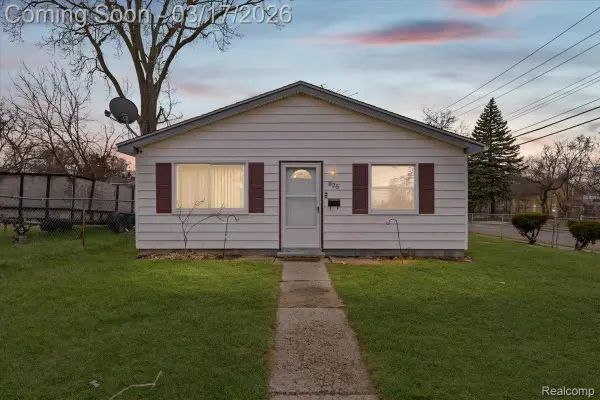 825 Robinwood Street, Pontiac, MI 48340