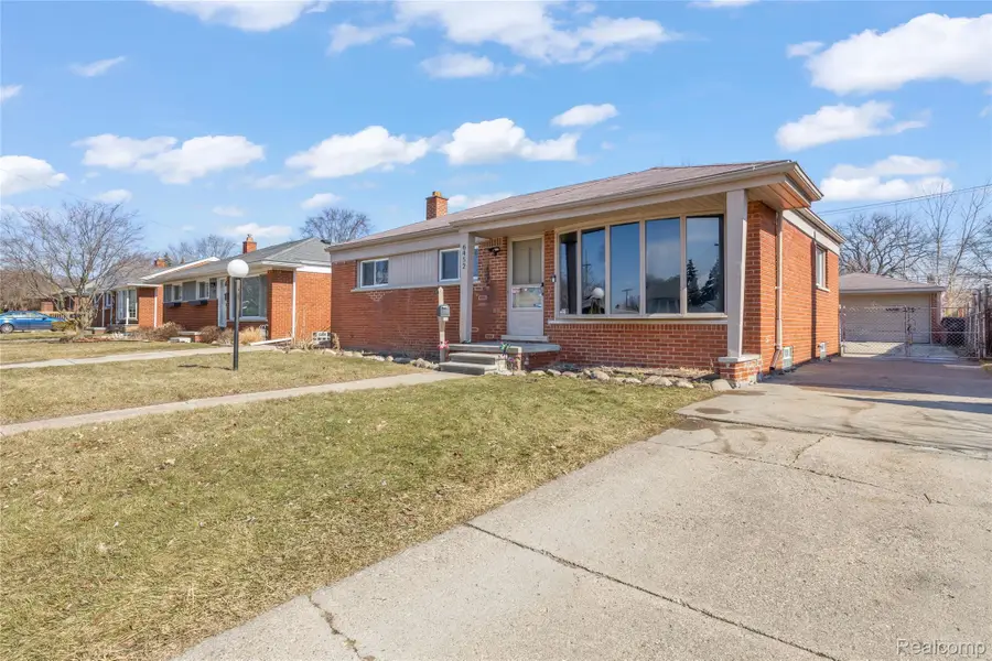 6452 Arcola Street, Garden City, MI 48135 - #2