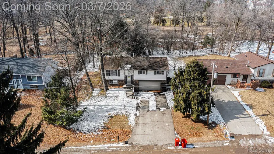 2150 Mapesbury Drive, West Bloomfield, MI 48324 - #3