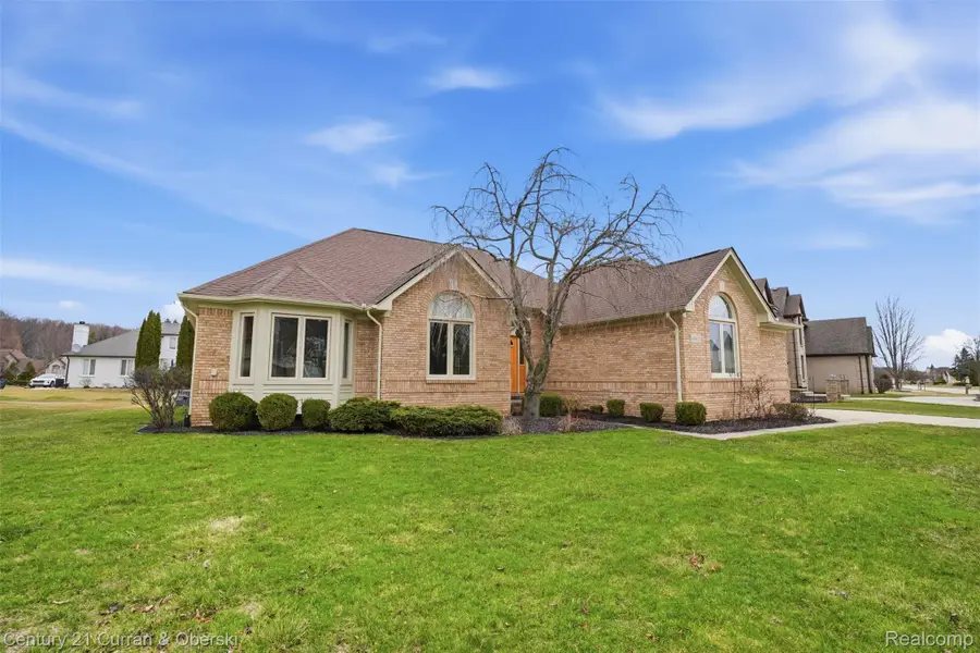 43612 Hoptree Drive, Sterling Heights, MI 48314 - #2