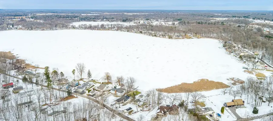 1998 Lakeview Drive, Lapeer, MI 48446 - #2