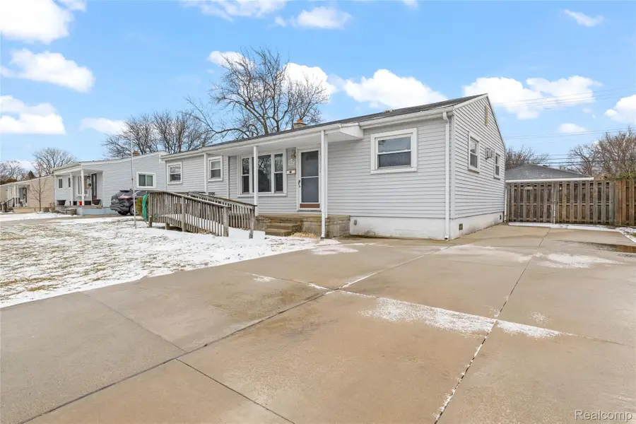 30801 Pardo Street, Garden City, MI 48135 - #2