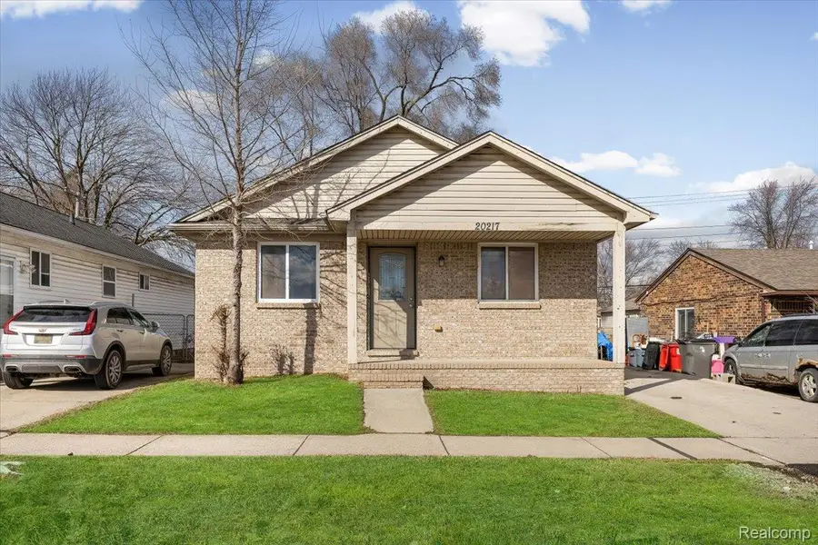 20217 14 Mile Road, Clinton Township, MI 48035 - #2