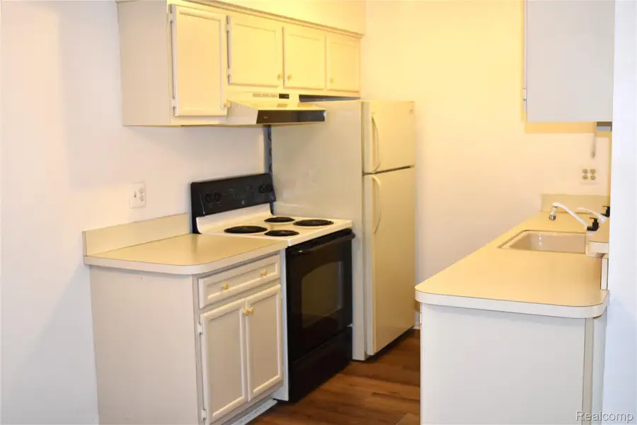 11820 Seaton Drive #1, Sterling Heights, MI 48312 - #3
