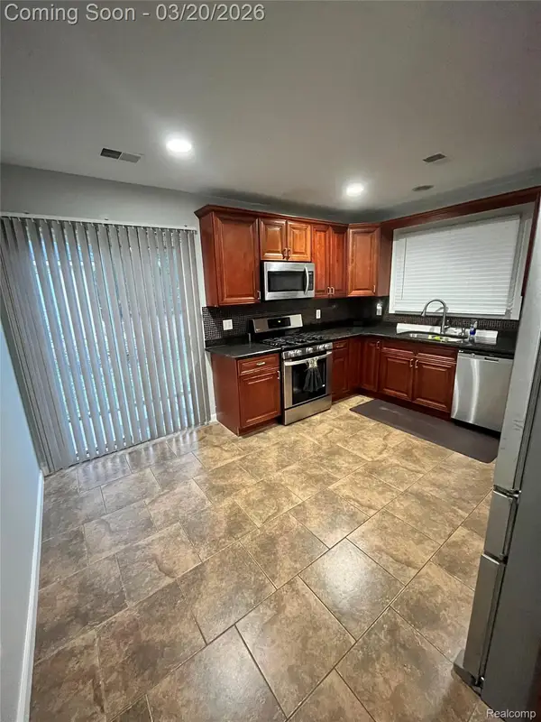 20535 Powers Avenue, DearbornHeights, MI 48125