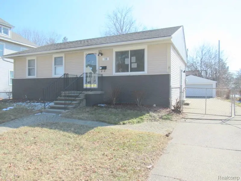 10 3rd Street, Mount Clemens, MI 48043 - #1