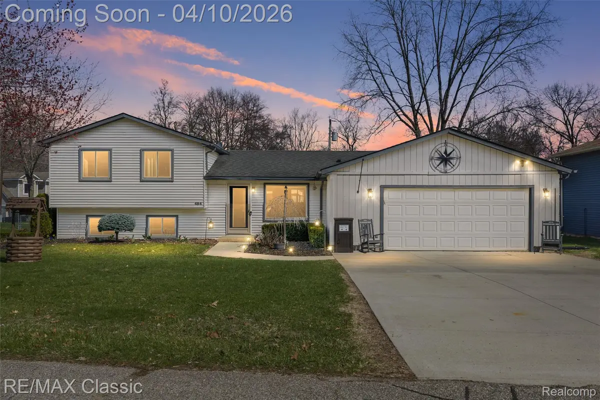 484 W Beechdale Street, Commerce Township, MI 48382 - #1