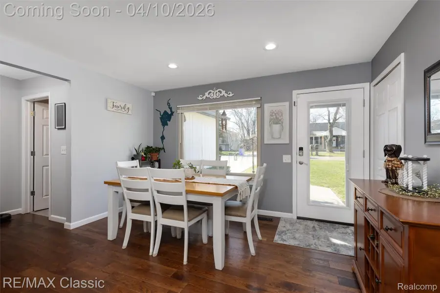 484 W Beechdale Street, Commerce Township, MI 48382 - #3