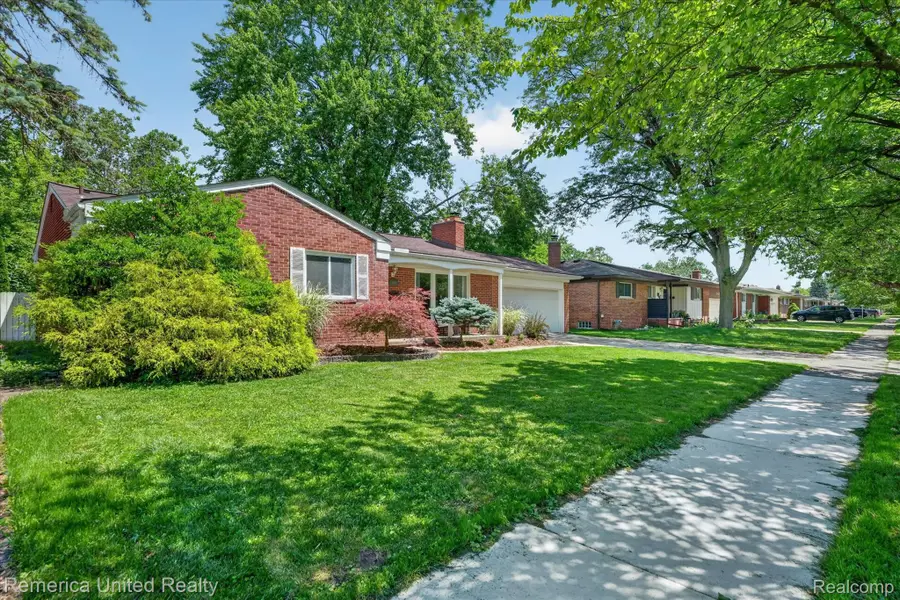 29114 Lori Street, Livonia, MI 48154 - #2