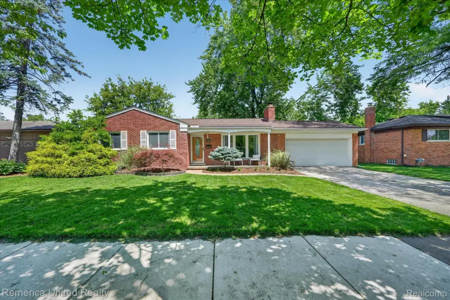29114 Lori Street, Livonia, MI 48154 - #3