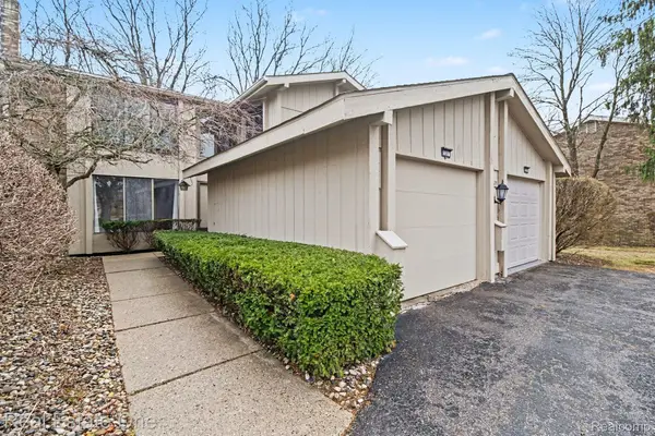 7329 Creek View Circle, WestBloomfield, MI 48322
