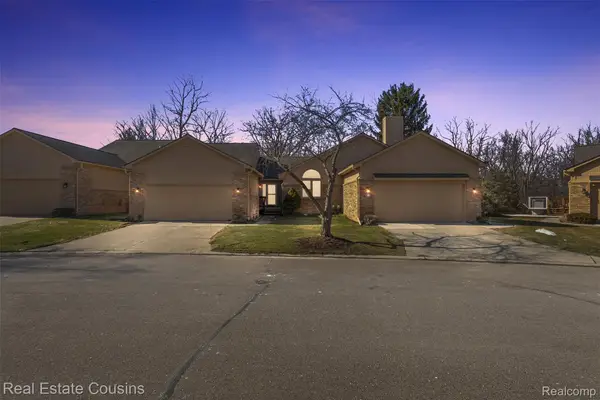 21590 River Ridge Court, FarmingtonHills, MI 48335