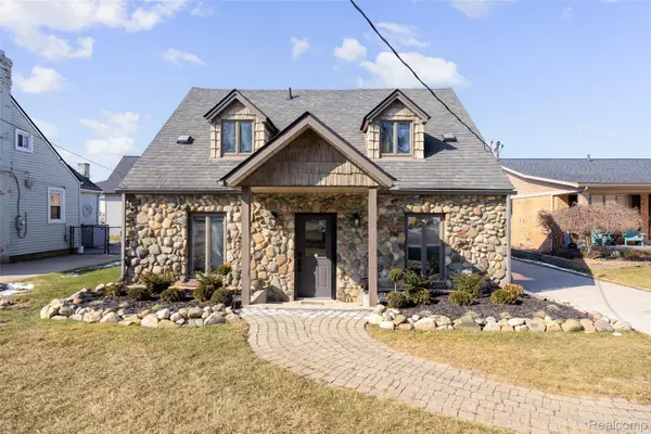 39401 Lakeshore Drive, HarrisonTownship, MI 48045