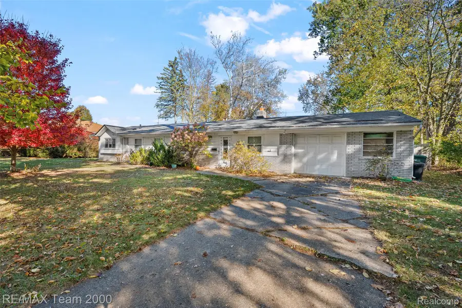 23044 Lake Way, Farmington, MI 48336 - #2